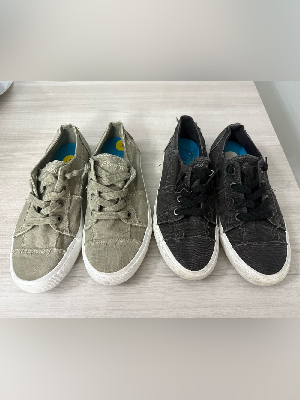 Blowfish woman’s bundle Olive and Black Canvas Lace-Up Sneakers Sz 9